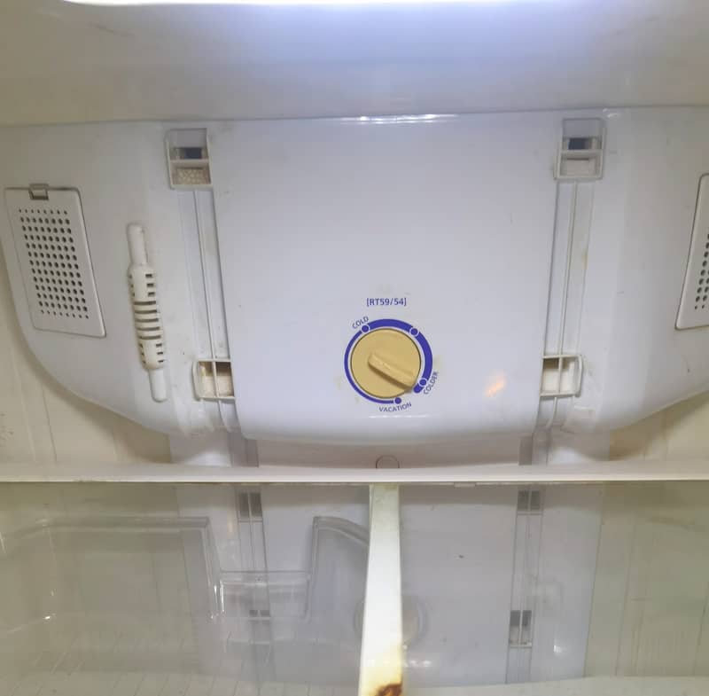 Samsung Auto Defrost fridge Urgent Urgent selling in low price 2