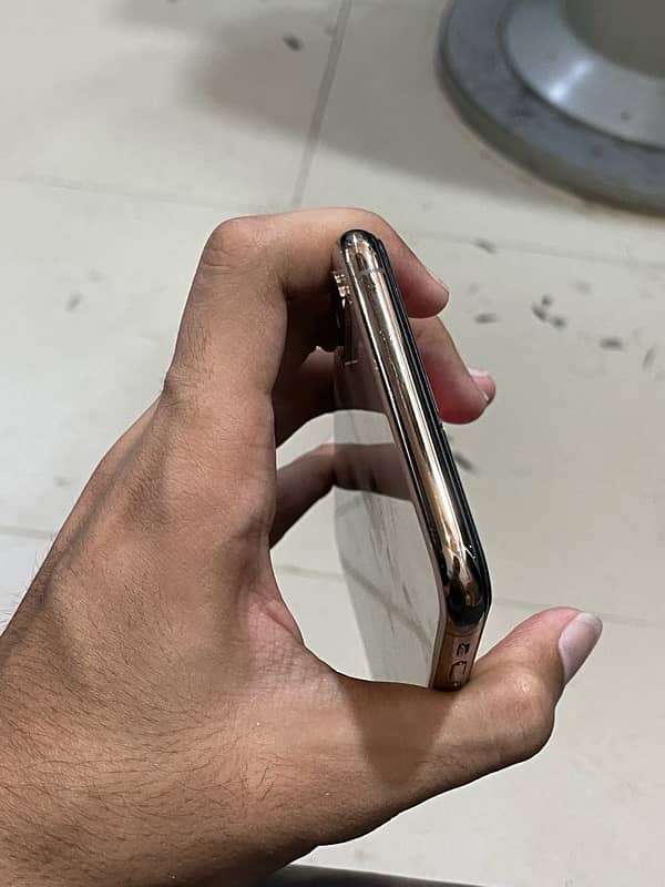 iPhone Xs max 5