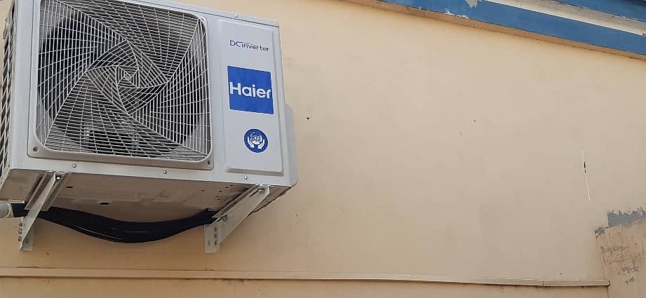 Haier HFP Inverter 1.5 Ton AC Heat n Cool 1