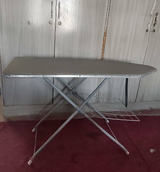 Urgently Sale Iron Stand with Iron Rack 0