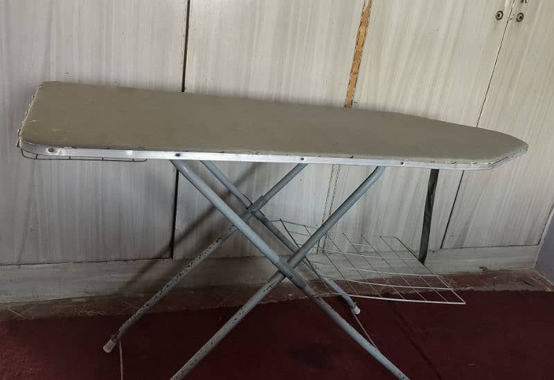 Urgently Sale Iron Stand with Iron Rack 1