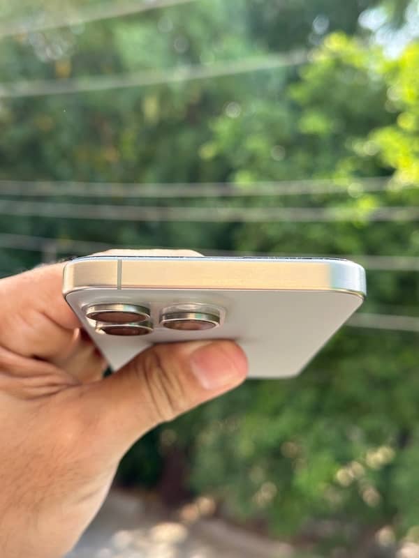 iPhone 15 Pro Max 256GB Natural Titanium 5