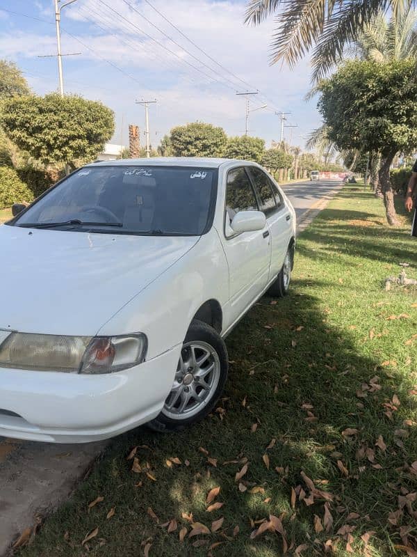 Nissan Sunny 2000 6