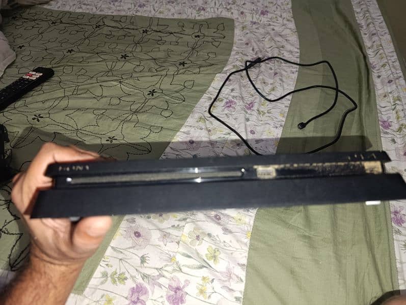 Sell ps4  slim with to controlar and Ps plus extra  id with 1 year 6