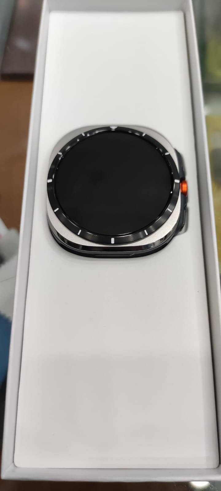 Samsung Galaxy Watch Ultra Titanium Silver 47mm LTE 1