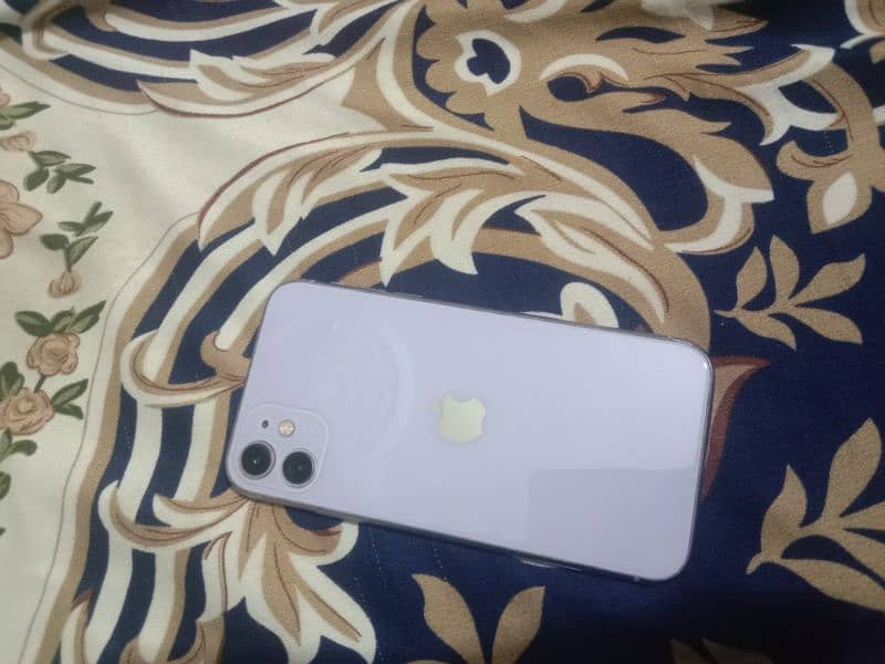 iphone 11 64 gb*factory unlocked* 0