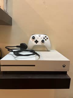 Xbox One S (hardly touched)