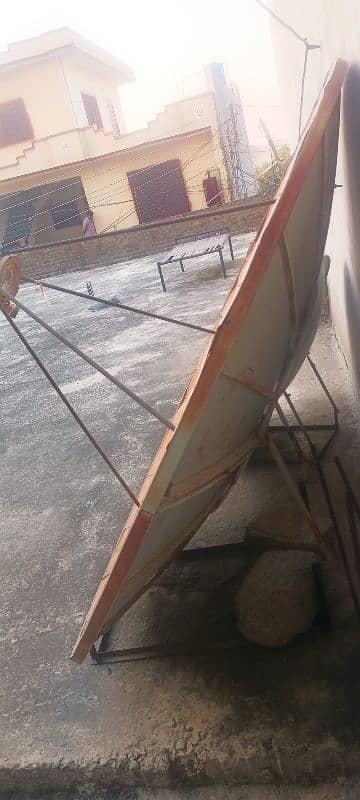 6 ft Dish Antenna (Pizza type) with stand 0