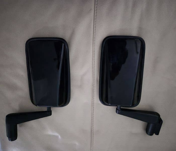 Land Rover Defender Back view Side mirrors 1