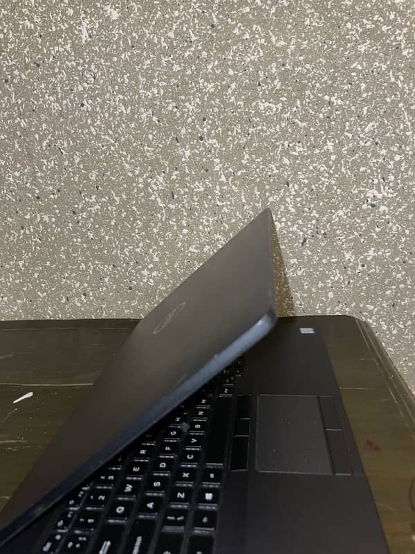 Dell Latitude 5500 i7 8th gen 256gb 8gb ram 4