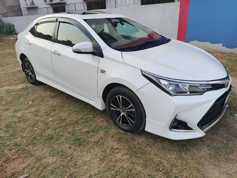 Toyota Corolla Grand 2017/2018 3