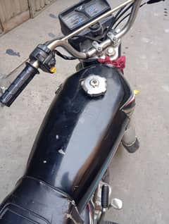 honda125 bilkul ok h bs seet change honi h