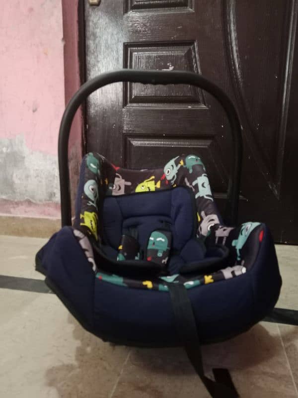 car seat/ baby carrier/ baby cot/ swing 1