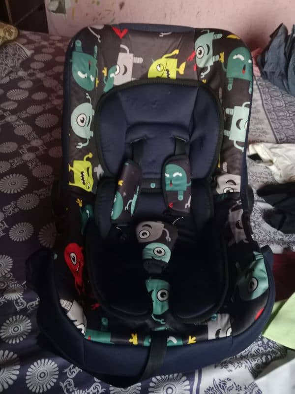 car seat/ baby carrier/ baby cot/ swing 2