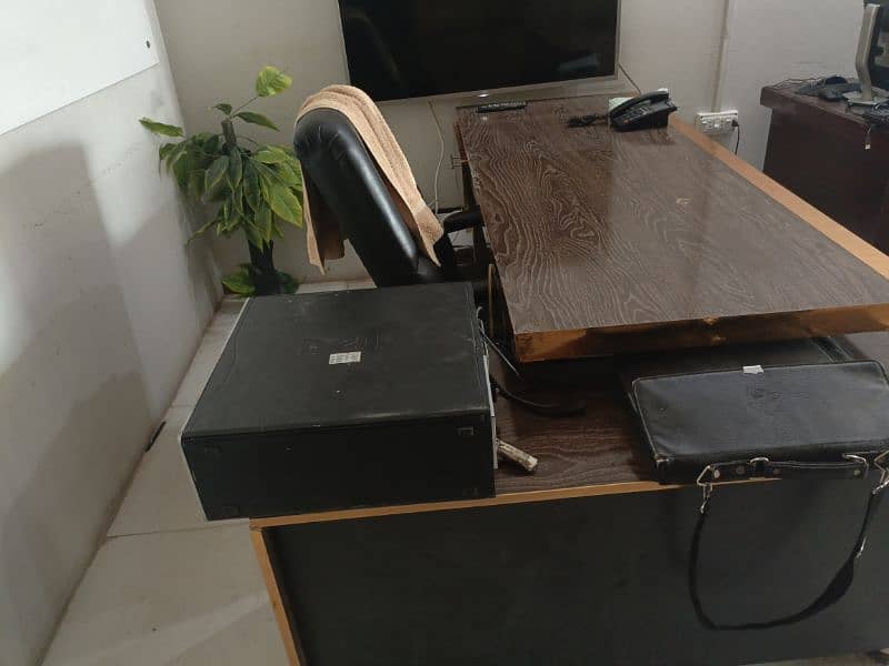 office table with  attach computer table urgent sale 1