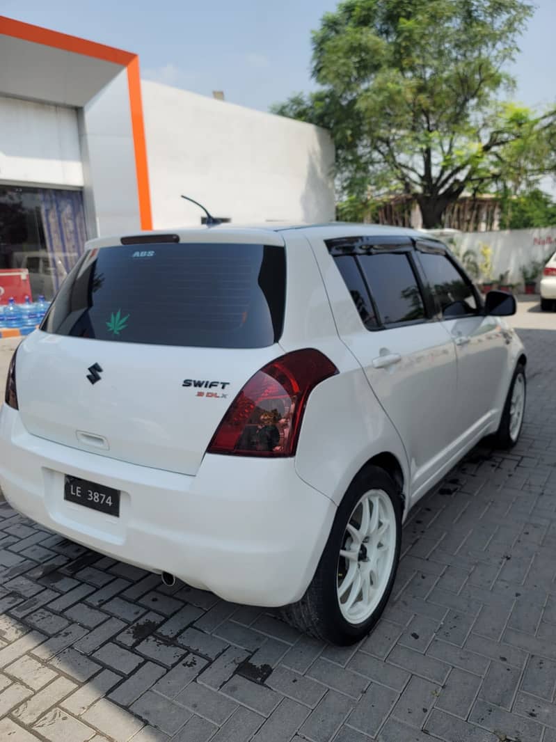 Suzuki Swift 2011 1