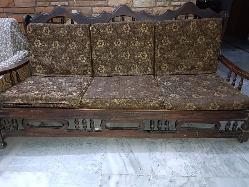 Old Design Sofa Set For Sale 3