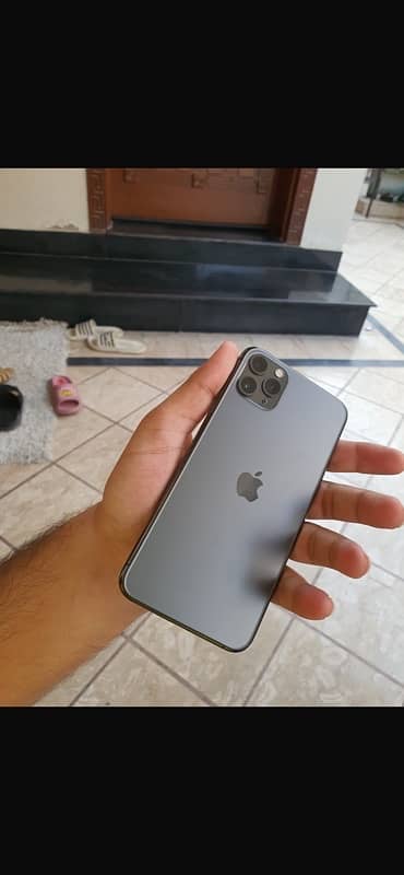 iPhone 11 pro max 7