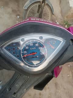 super power scooty 780 km chalk hoyi h nam pe krwana h jo lega