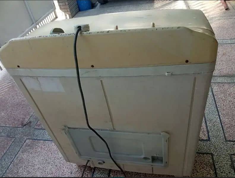 Good Condition Twin Tube Washing Machine 1