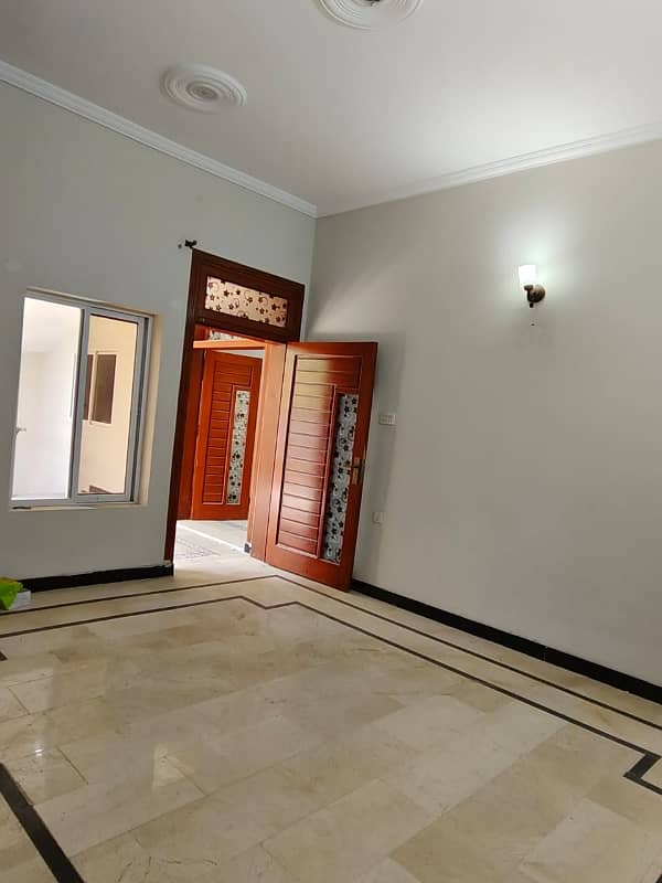 Prime Location House In Warsak Road Sized 7 Marla Is Available 5