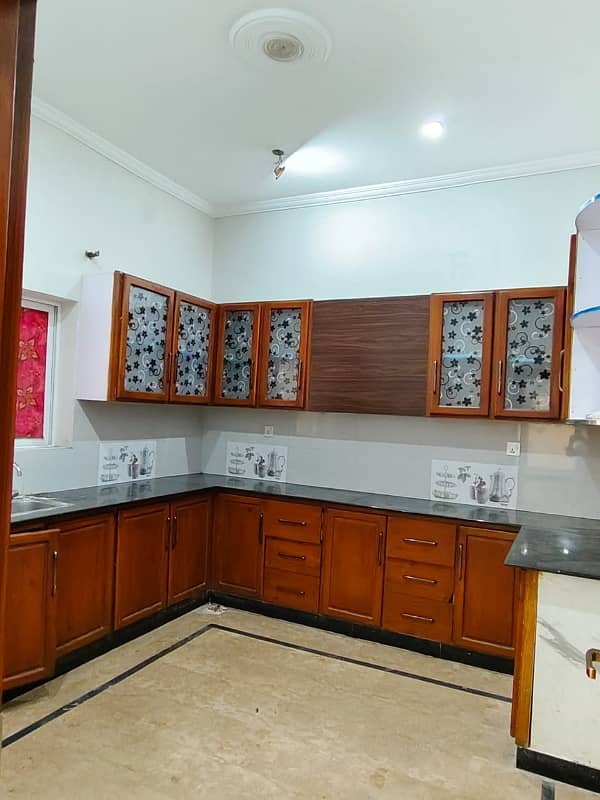 Prime Location House In Warsak Road Sized 7 Marla Is Available 10