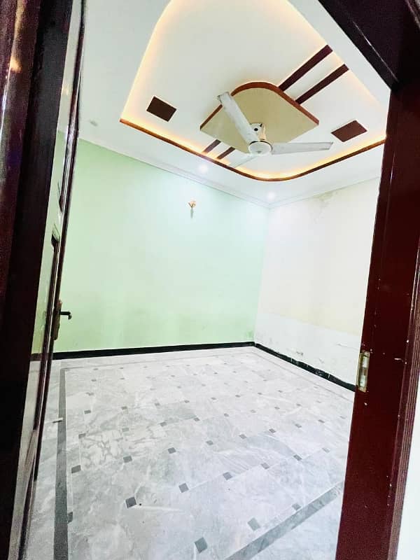 Prime Location 5 Marla Upper Portion For Rent In The Perfect Location Of Warsak Road 4