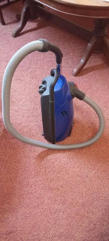 vaccum cleaner 1