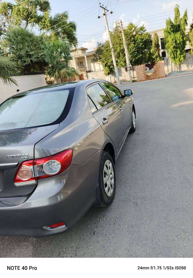 Toyota Corolla GLi Limited Edition 1.3 VVTi 2014 6