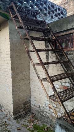 سیڑھی برائے فروخت (stairs for sale) urgent