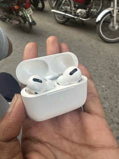 AirPods