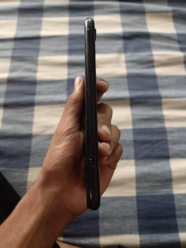 iphone xr 64gp exchange possibly with 11 or 12 4