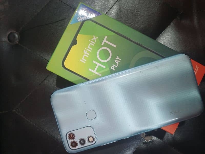 infinix Hot 10 play (4/64) Gb ram with box condition 10/8.5 0