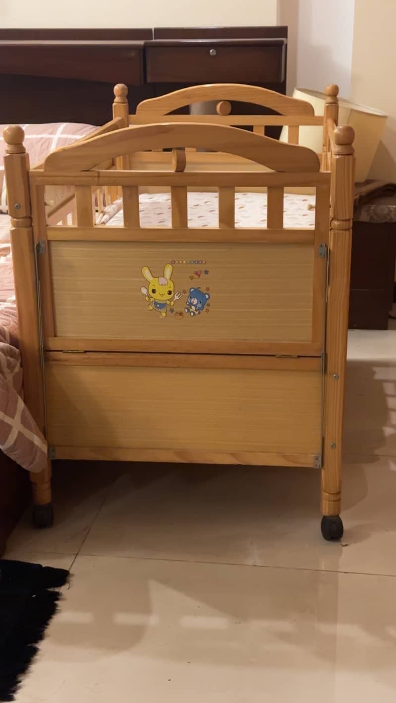 Baby cot 2