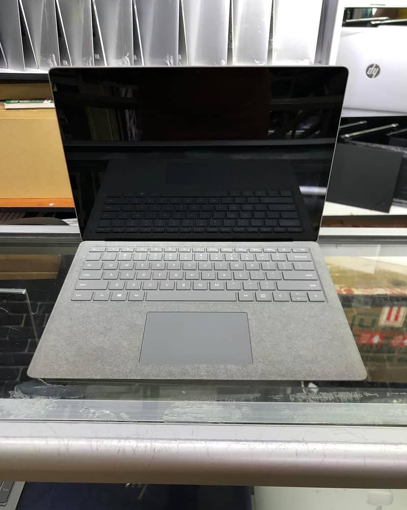 Microsoft surface laptop 2 touch i5 8th gen 8gb ram 256 gb SSD 2