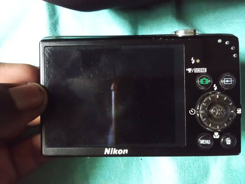 Nikon Coolpix S640 digital camera 2