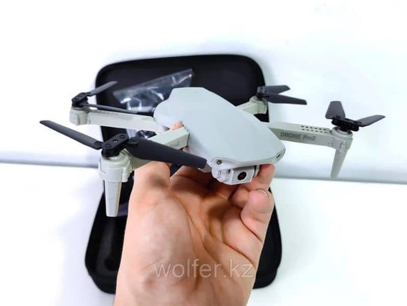 E88PRO Foldable Camera Drone 3