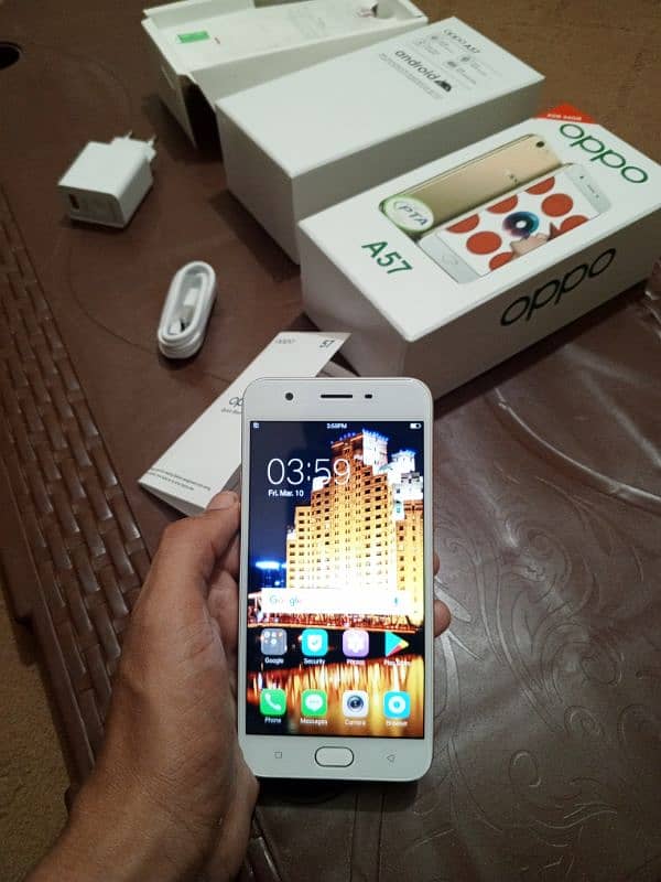 Oppo A57 * 4/64* with complete Box, Changer 3