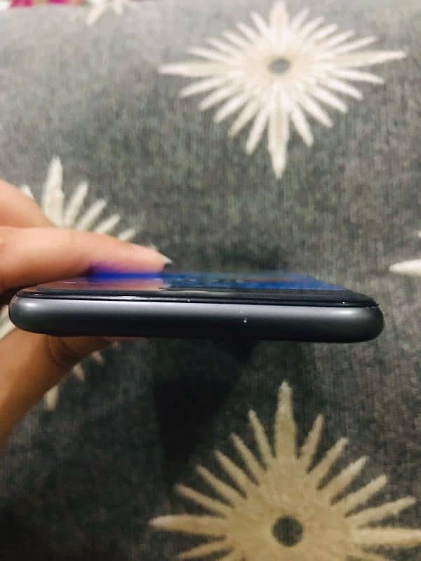 IPHONE 8 64GB FINGER WORKING ALL OK 3