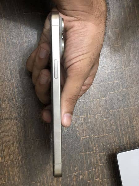 Iphone 15 Pro Max Non PTA - Natural Titanium 7