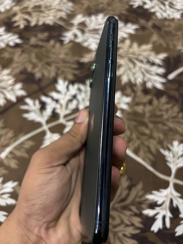 iPhone 11pro max pta approved 5