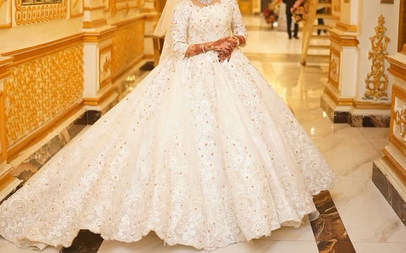 bridal white gown for sale 0