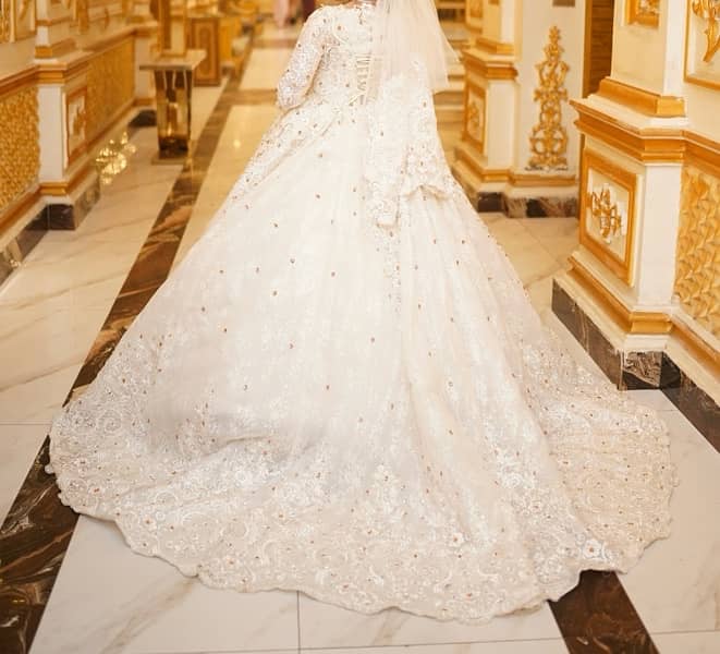 bridal white gown for sale 2