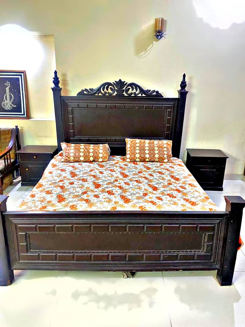 Bed Set For Sale//King Size Bed with 2 side Table//wooden Bed 3