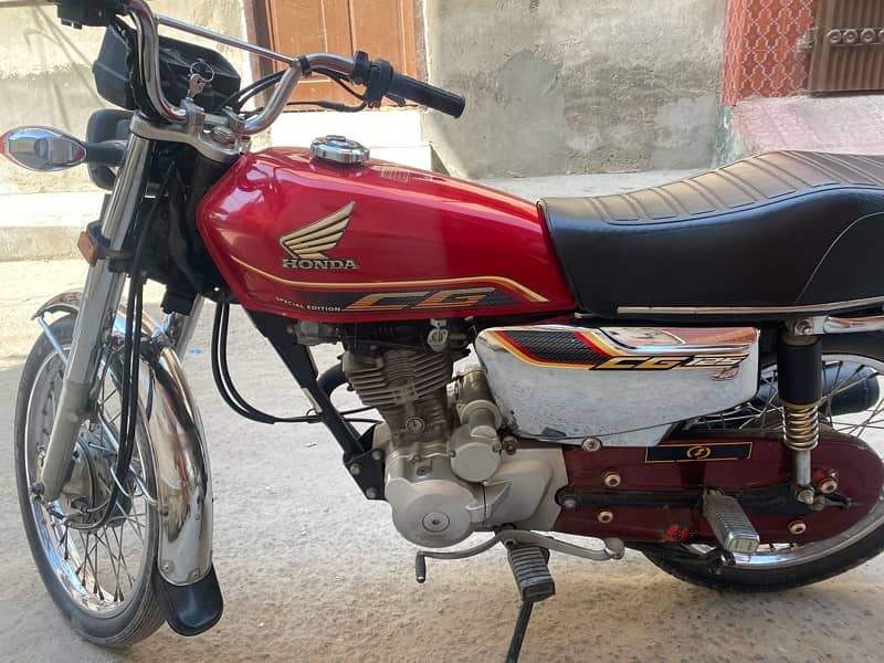 Honda 125 self start 2021/2022 model lush condition 4