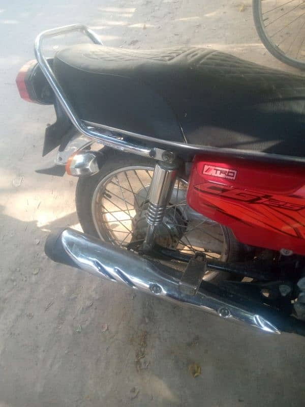 honda 125 sell new condition.   03025875337 2