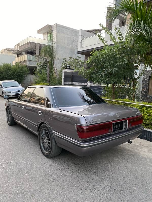 Toyota Crown 1988 4