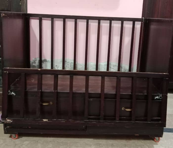 baby crib/ bed . 1