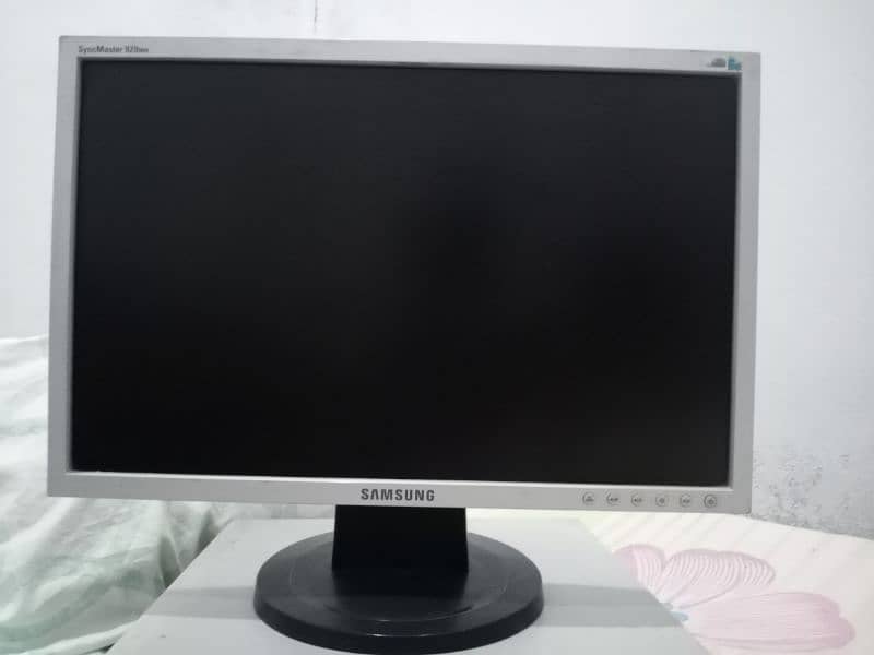 HP Compac Core 2 Duo PC with 19 inch Samsung LCD 0