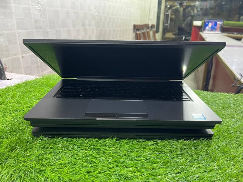 Dell Latitude 7300 ( Touch Screen )  0322-8832611 7